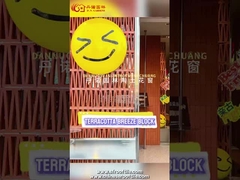 空っぽのレンガの玄関 外部粘土のレンガのタイル 隔壁スクリーン 風ブロック