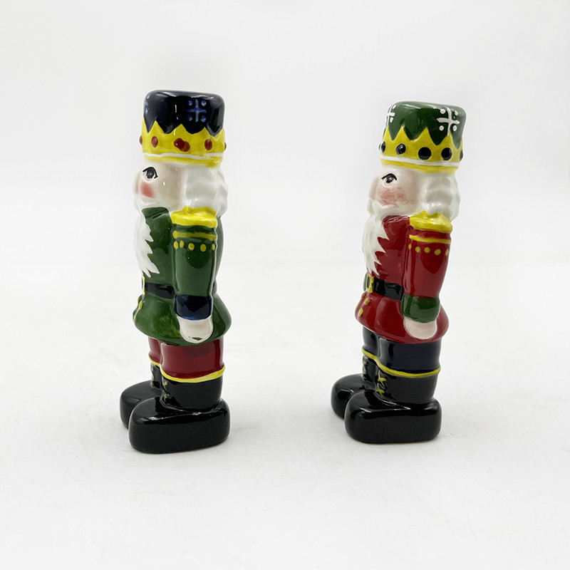 クリスマス 塩と胡桃セット 新品 陶器 サンタクロース シェイカポット キッチン装飾用