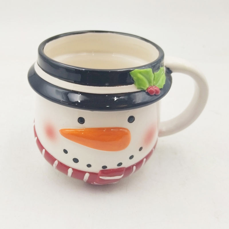 カスタマイズされた陶器 クリスマスカップ 輝く仕上げとカラフルなデザイン