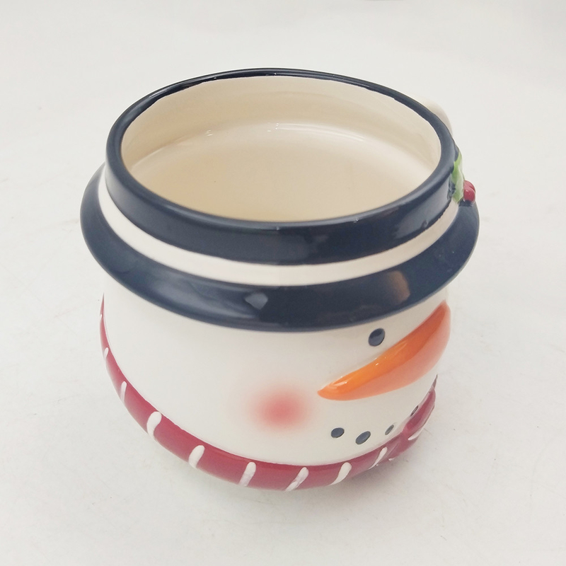 カスタマイズされた陶器 クリスマスカップ 輝く仕上げとカラフルなデザイン