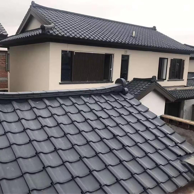 混凝土 木材 や 鉄鋼 の 構造 に 用い られる マット や グラス で ない 防寒 の 日本 の 屋根 タイル